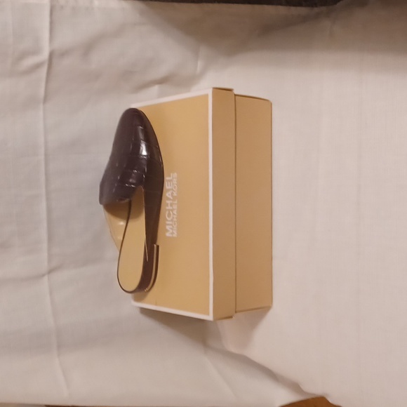 Michael Kors dark brown Natasha slides 9m - Picture 2 of 2